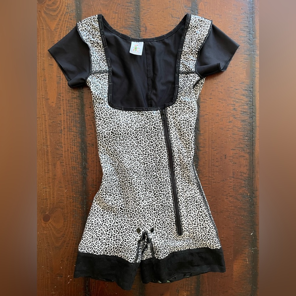 Fajas Columbianas forma tu cuerpo Leopard Print with brand new size S
